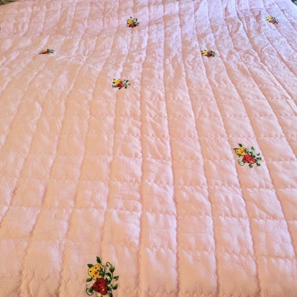 Pink Embroidered Strawberry Full Size Bedspread - Picture 4 of 7